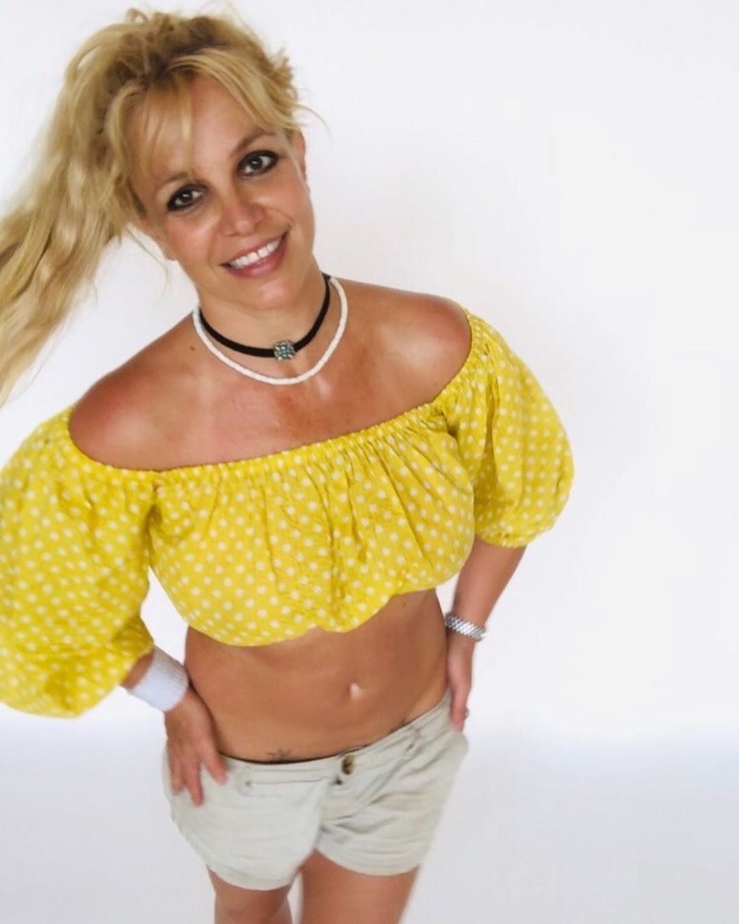 Britney Spears - Before I move on to more of “Just a Touch of Rose“🌹🌹🌹💋💋 ….. I want to throw back to some of my favorite moments from this summer ☀️⛱🍉💛 !!!!! These are from when I wore my favorite col...
