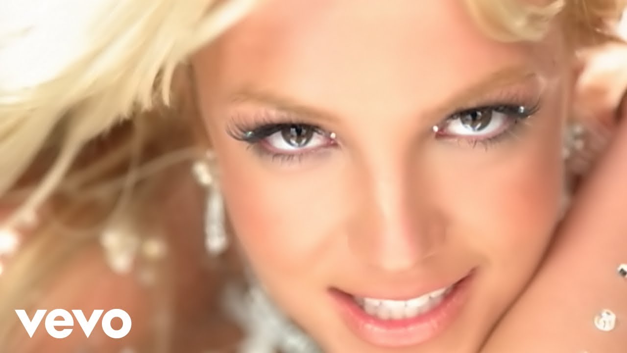 Britney Spears - Toxic (Official Video)