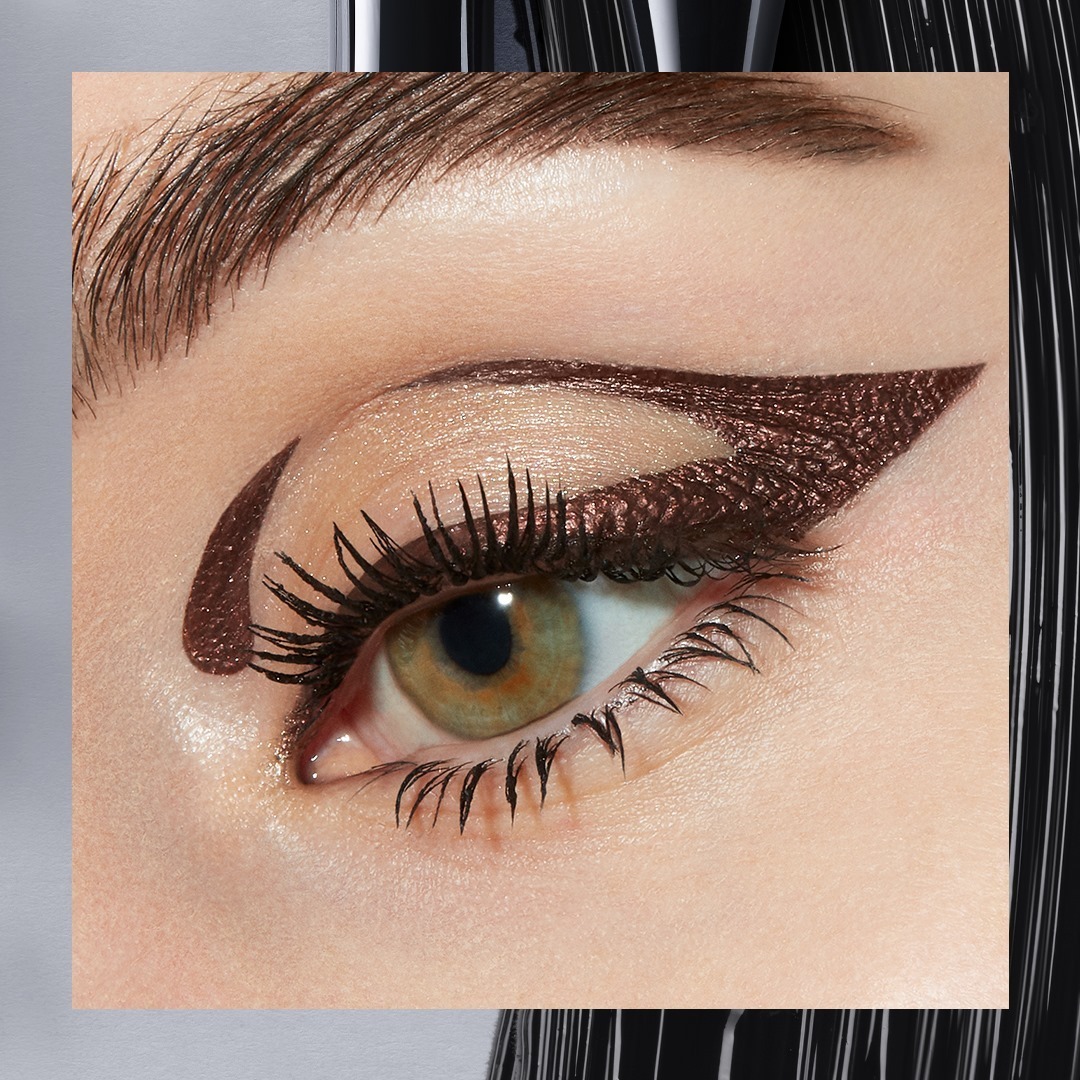 Lancôme Official - Elegant cat eyes in just one easy swipe! Try Artliner today for a smudge-resistant yet ultra-pigmented cat eye. Pictured here: Artliner in brown metallic. 
#Lancome #Artliner #Hypno...