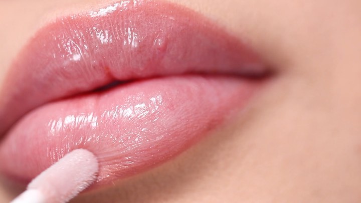 Anastasia Beverly Hills - “Sweet”  gloss 💋 Haute Holiday Mini Lip Gloss Set  @ashleyrosales