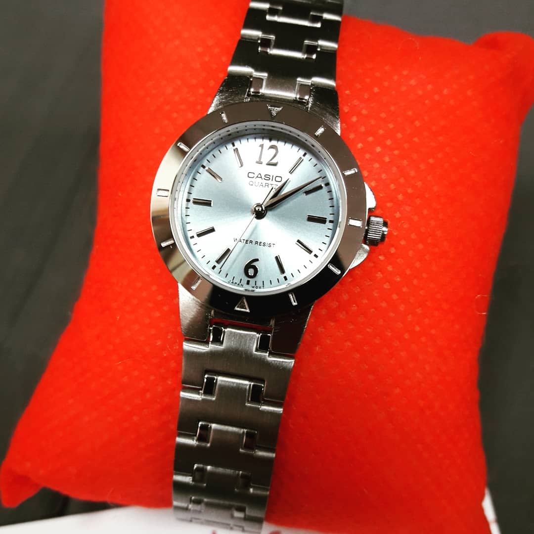 Lekos - Жіночий годинник Casio LTP-1177RA-2AEF(371788)
 Оригінальний японський годинник на ніжну жіночу руку🤩
✔Японський механізм
✔Мінеральне скло
✔Браслет з нержавіючої сталі
✔Голубий циферблат
🇺🇦Офі...