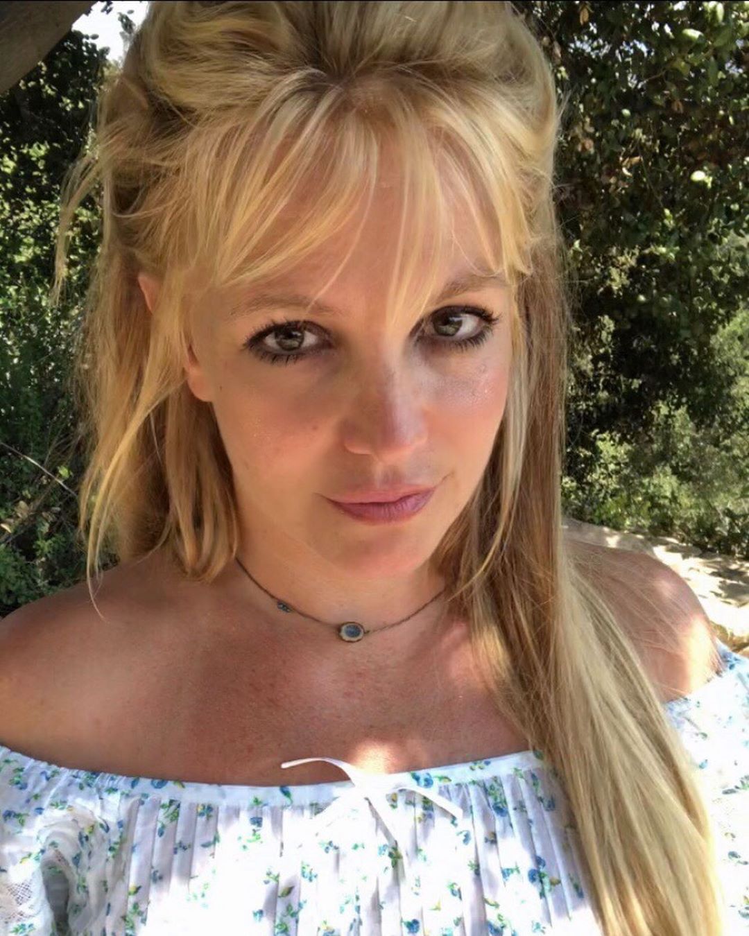 Britney Spears - First pic is the original 🌹🌹🌹!!!