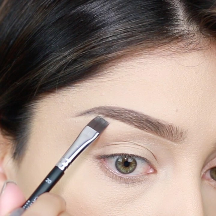 Anastasia Beverly Hills - Brow How-to @lizethh.gomez using products listed below⁣
⁣
Dont forget to tag your brow tutorial using #AnastasiaBrows⁣
⁣
The brow shade used is Medium Brown which is the perf...
