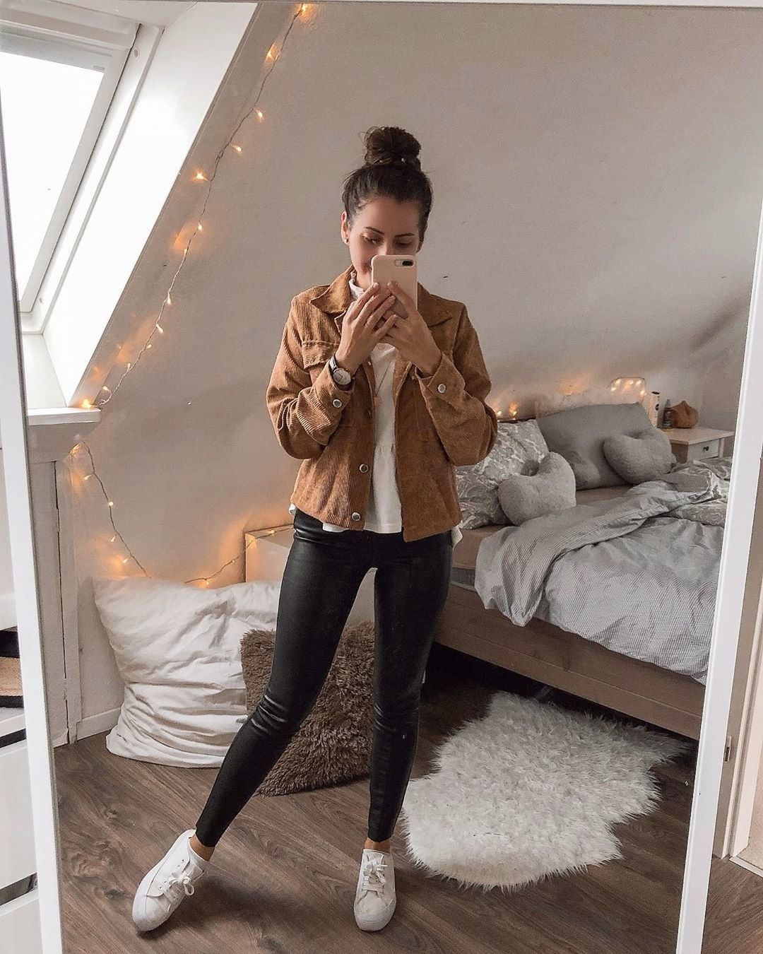 RU.SHEIN.COM - Модная куртка на сайте ru.shein.com  1150руб. @melanie.buu⁠
Артикул: jacket180831316⁠
⁠
Ссылка: http://shein.top/z7w86f9⁠
⁠
#SHEIN #SHEINgals #SHEINRU #SHEINstyle #jacket