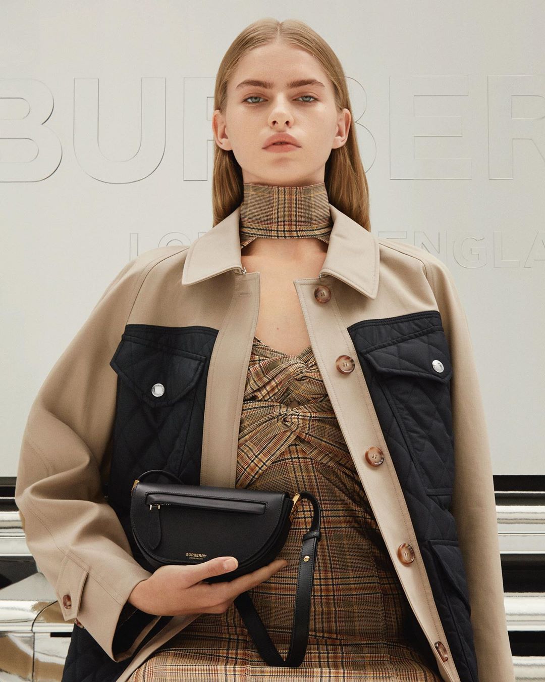 Burberry - First introduced on the #BurberryAutumnWinter20 runway, discover the new Olympia collection using the link in bio
.
#Burberry