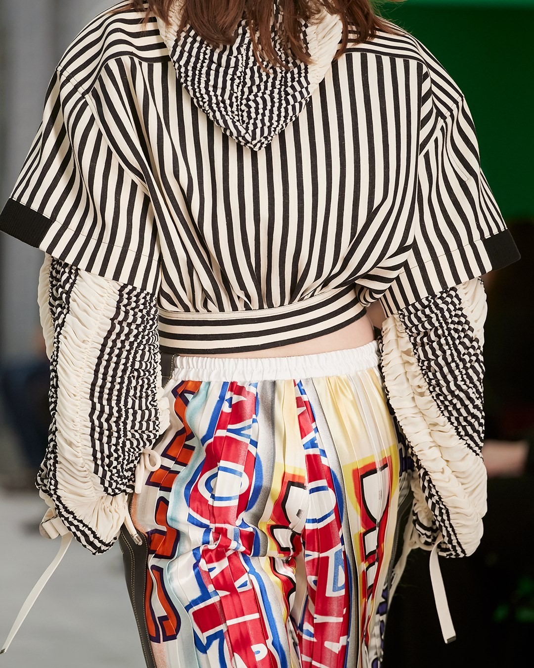 Louis Vuitton - #LVSS21
Bold pairings. Detail of a look from @NicolasGhesquiere’s latest #LouisVuitton Collection. See more from the Fashion Show at louisvuitton.com