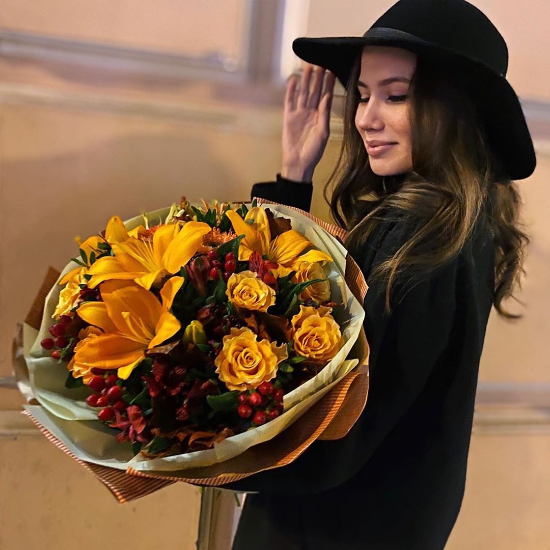 Гипермаркет цветов - Яркий и красочный букет, словно праздничный фейерверк, подарит хорошее настроение и поразит своей красотой. Такой подарок станет ярким акцентом осеннего дня и зарядит позит...