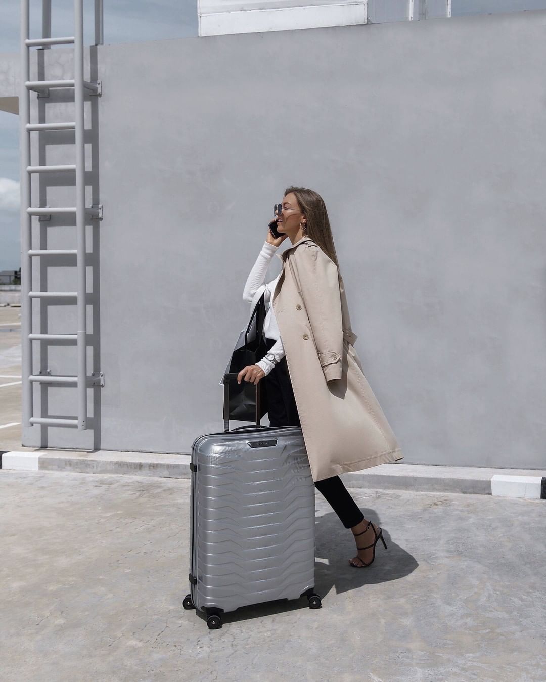 SAMSONITE - Get a good look at your new favourite suitcase, #Proxis. Discover the entire collection now on samsonite.com #MySamsonite #ExpectInnovation #NewIn——————————————————————— #travel #travelpho...